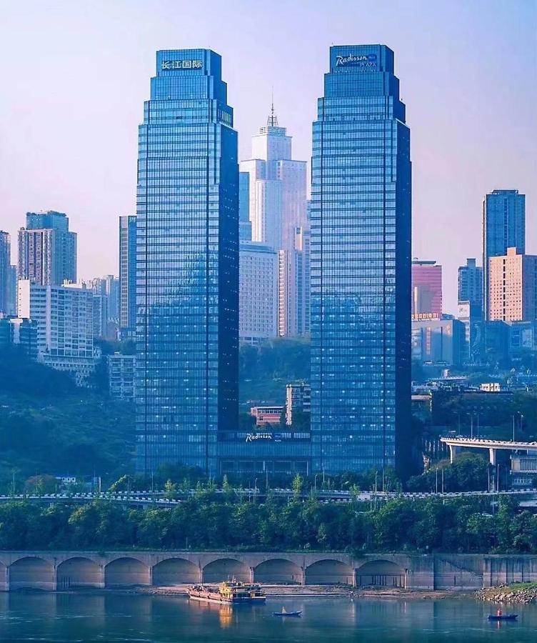 Radisson Blu Plaza Chongqing - Free 2 Bottle Of Local Beer Per Room During Stay Eksteriør bilde