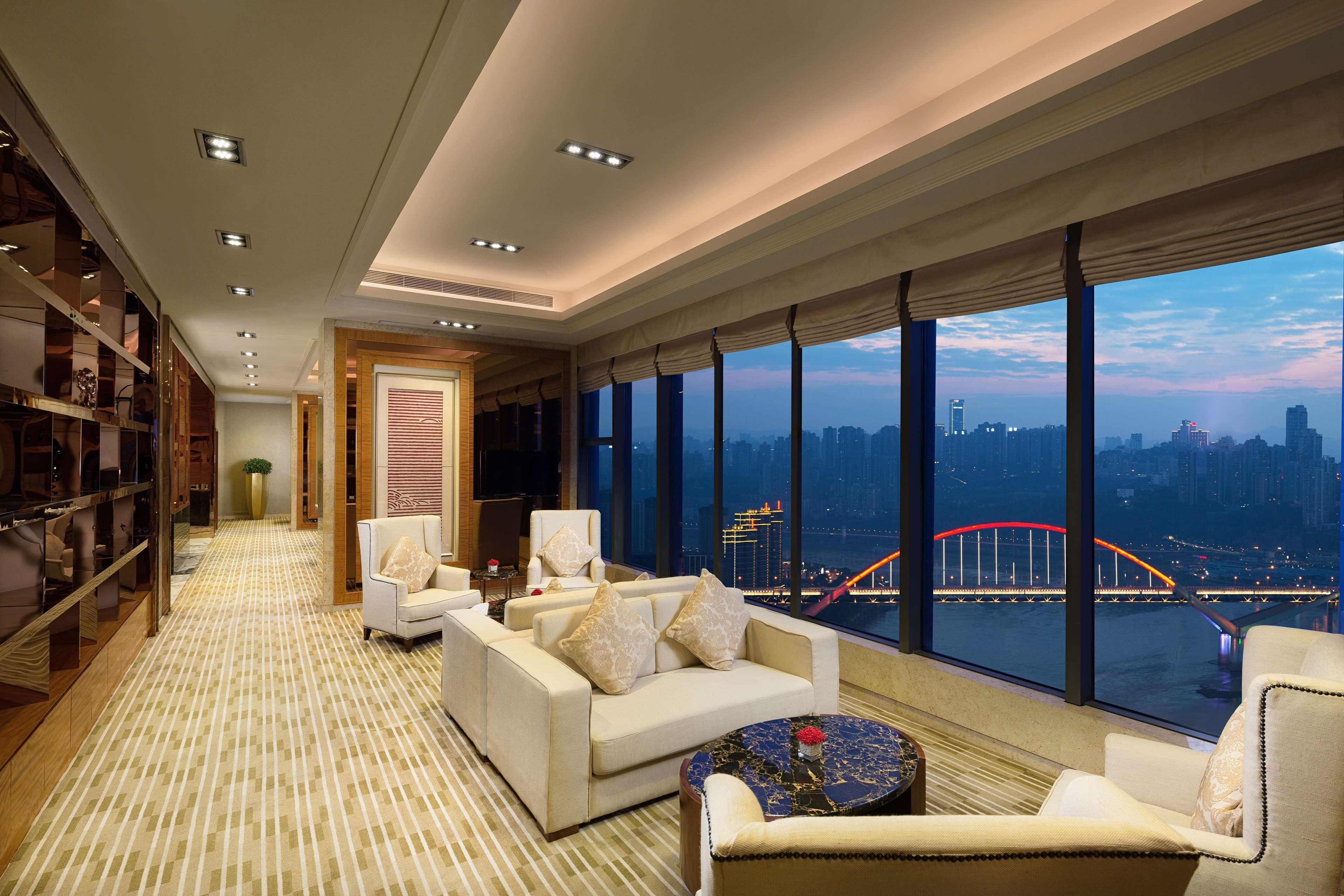 Radisson Blu Plaza Chongqing - Free 2 Bottle Of Local Beer Per Room During Stay Eksteriør bilde
