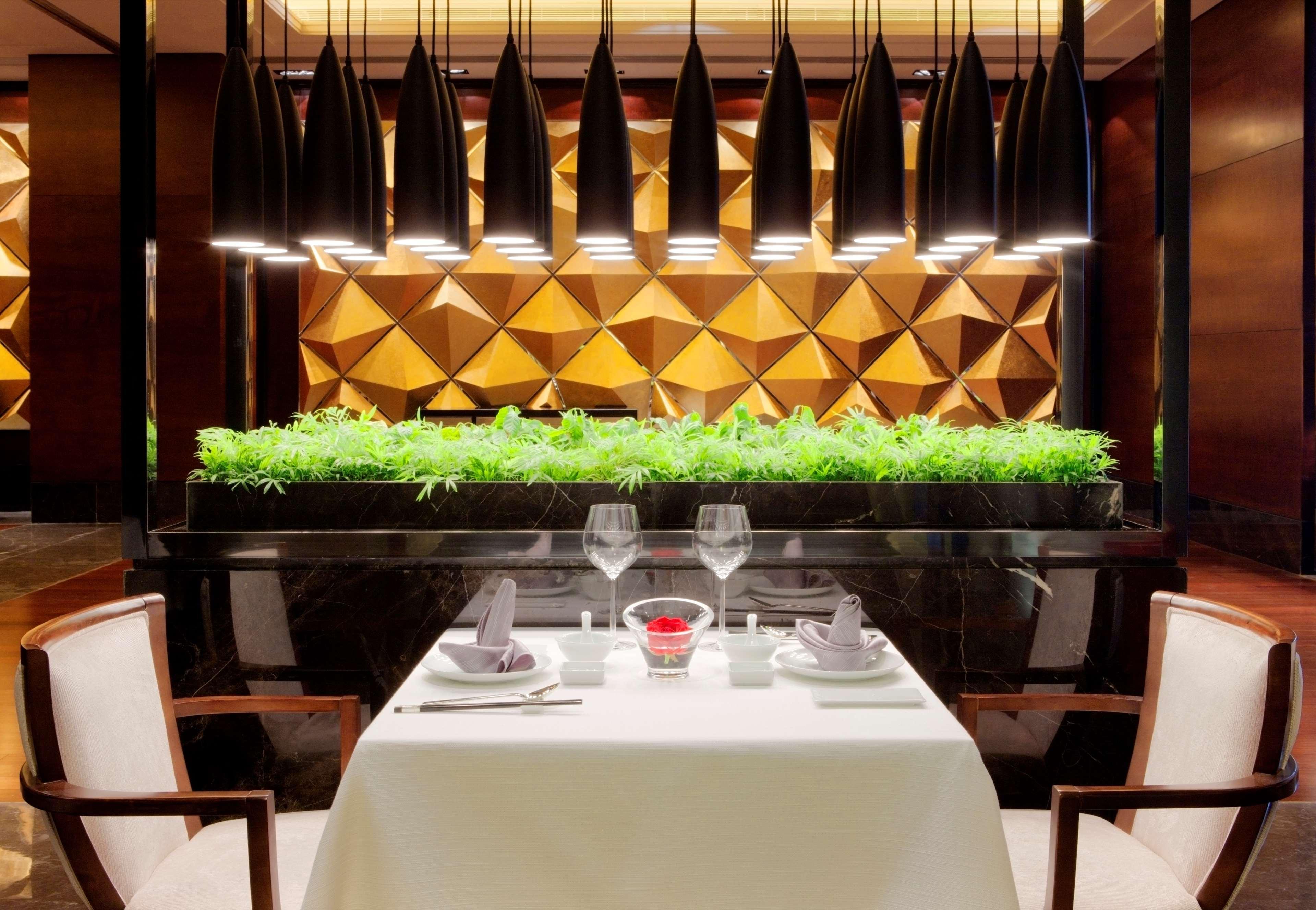 Radisson Blu Plaza Chongqing - Free 2 Bottle Of Local Beer Per Room During Stay Eksteriør bilde