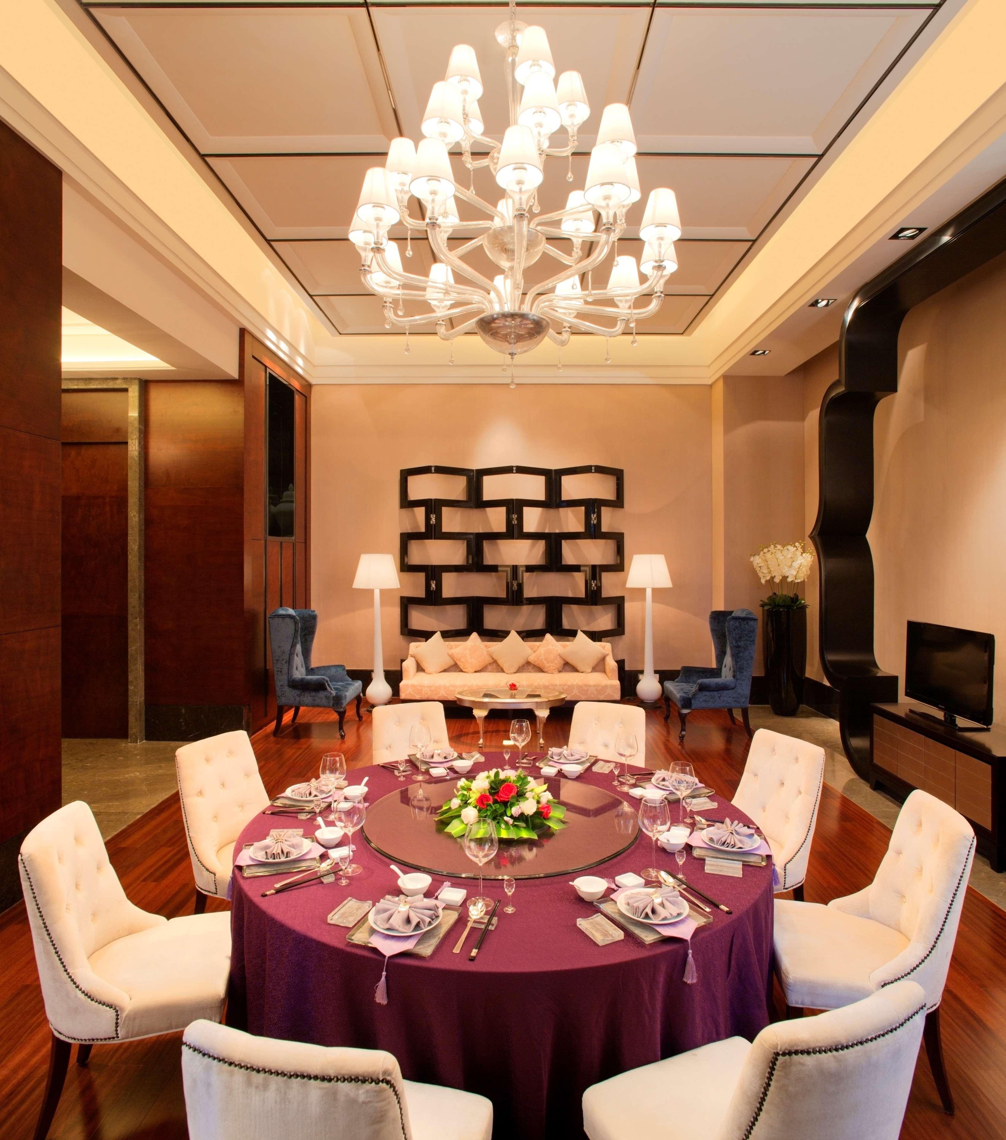 Radisson Blu Plaza Chongqing - Free 2 Bottle Of Local Beer Per Room During Stay Eksteriør bilde