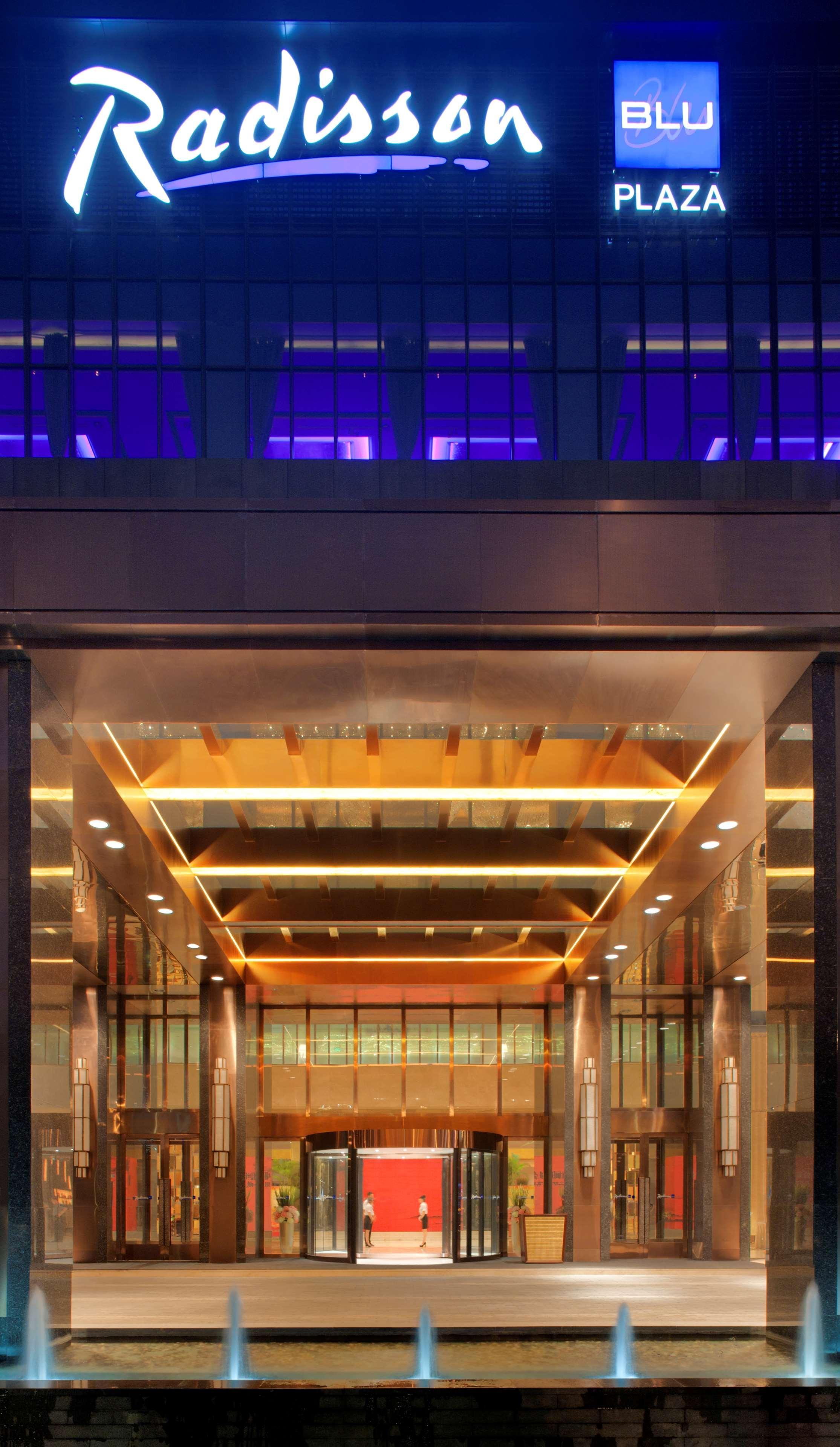 Radisson Blu Plaza Chongqing - Free 2 Bottle Of Local Beer Per Room During Stay Eksteriør bilde
