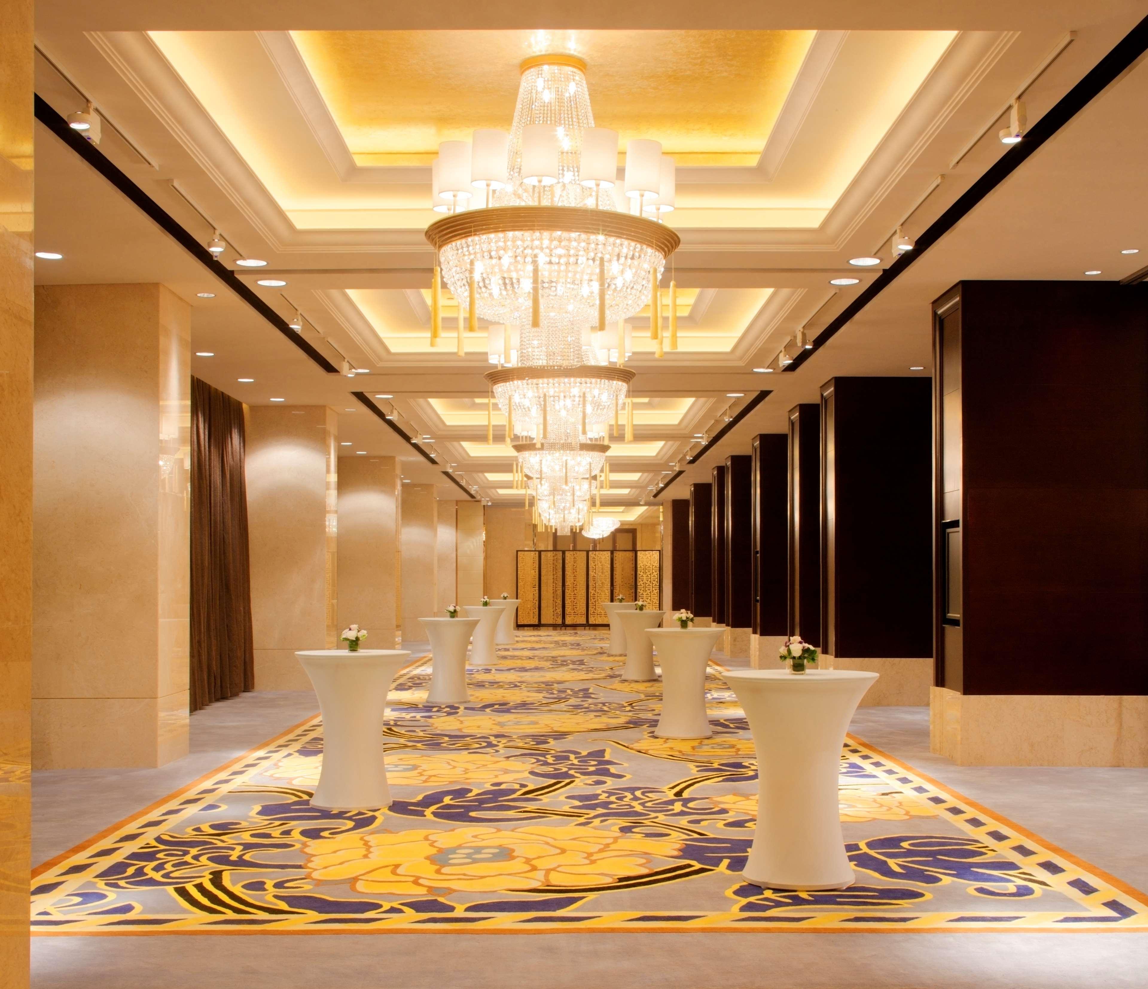 Radisson Blu Plaza Chongqing - Free 2 Bottle Of Local Beer Per Room During Stay Eksteriør bilde