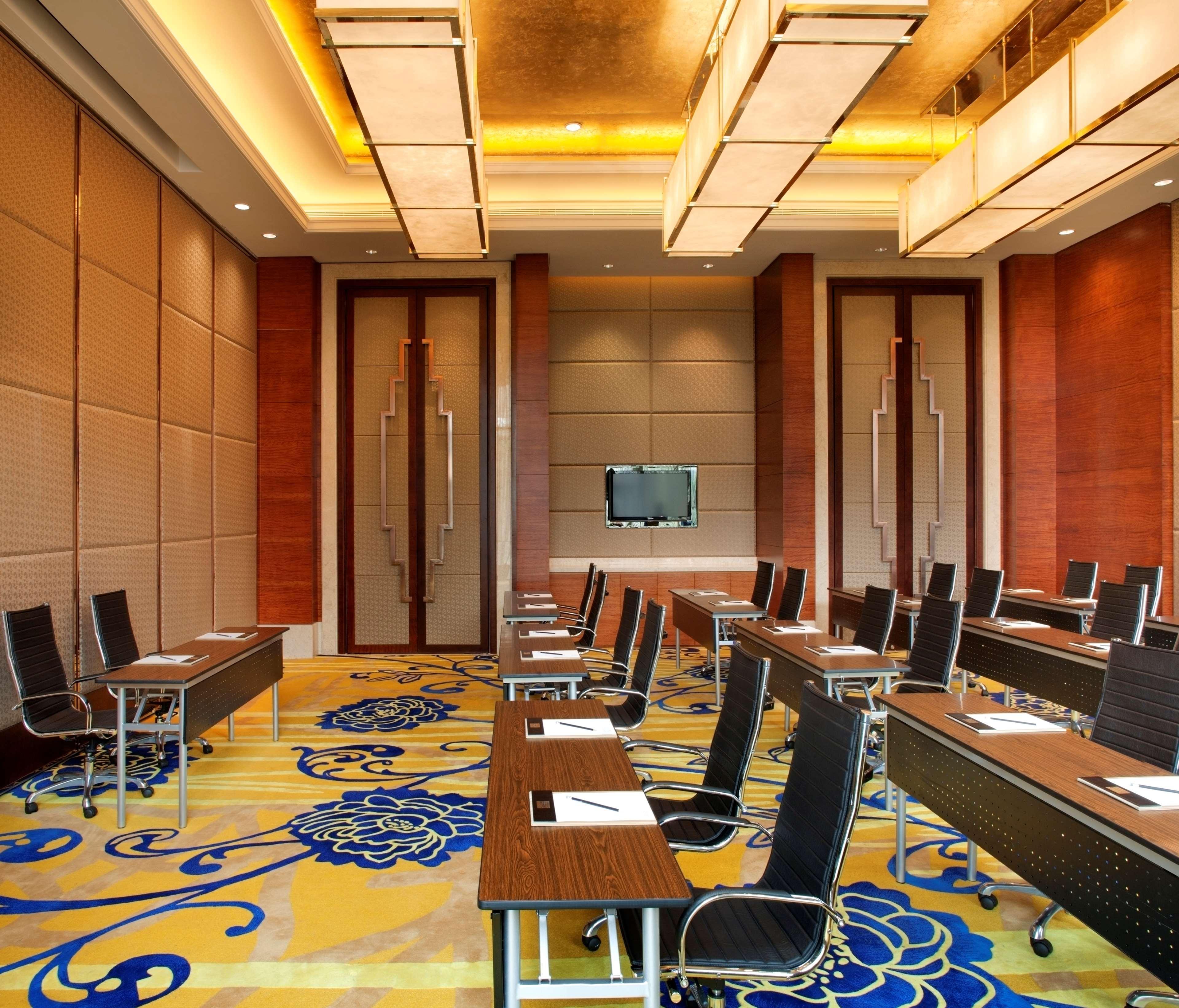 Radisson Blu Plaza Chongqing - Free 2 Bottle Of Local Beer Per Room During Stay Eksteriør bilde
