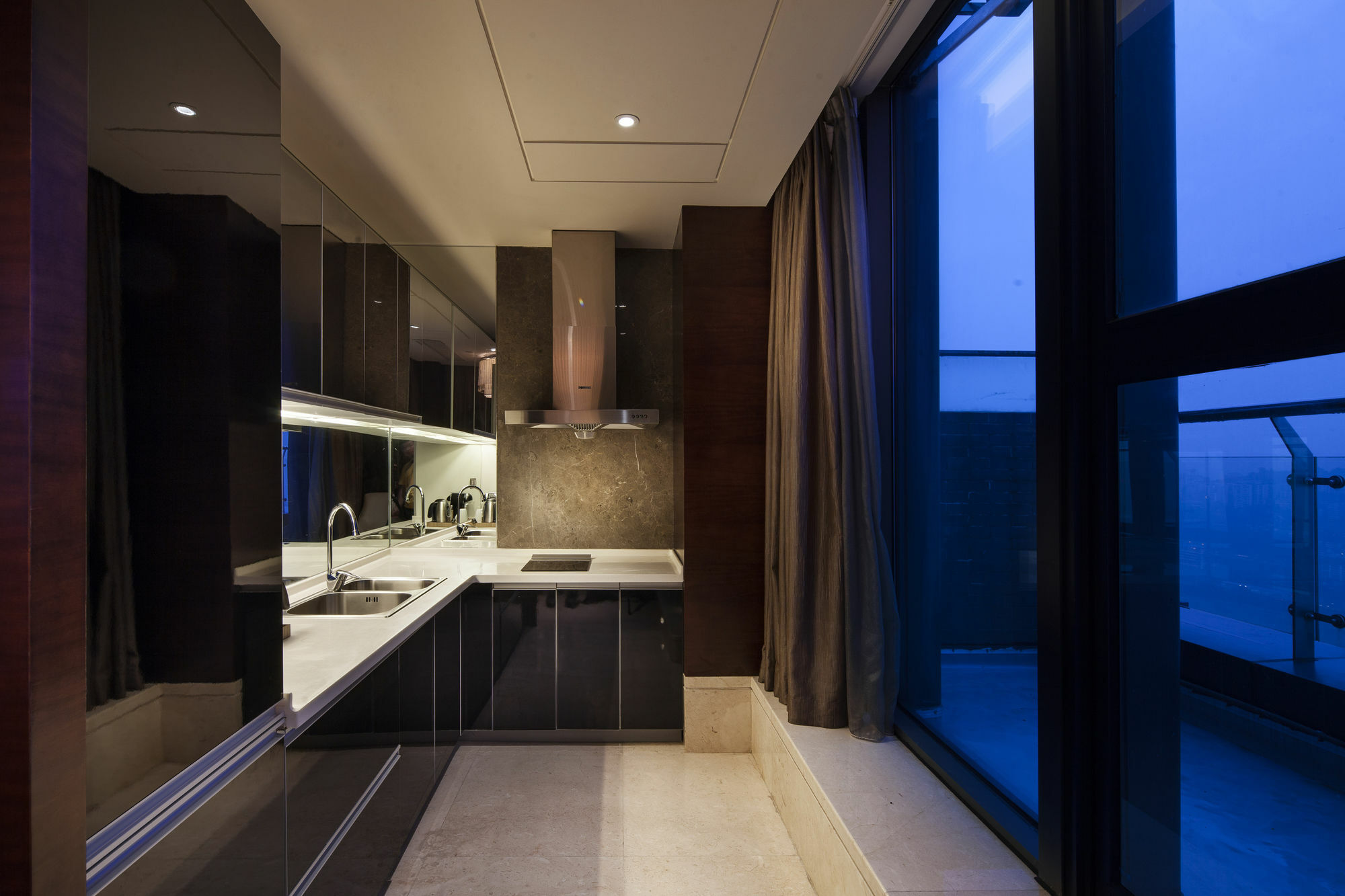 Radisson Blu Plaza Chongqing - Free 2 Bottle Of Local Beer Per Room During Stay Eksteriør bilde