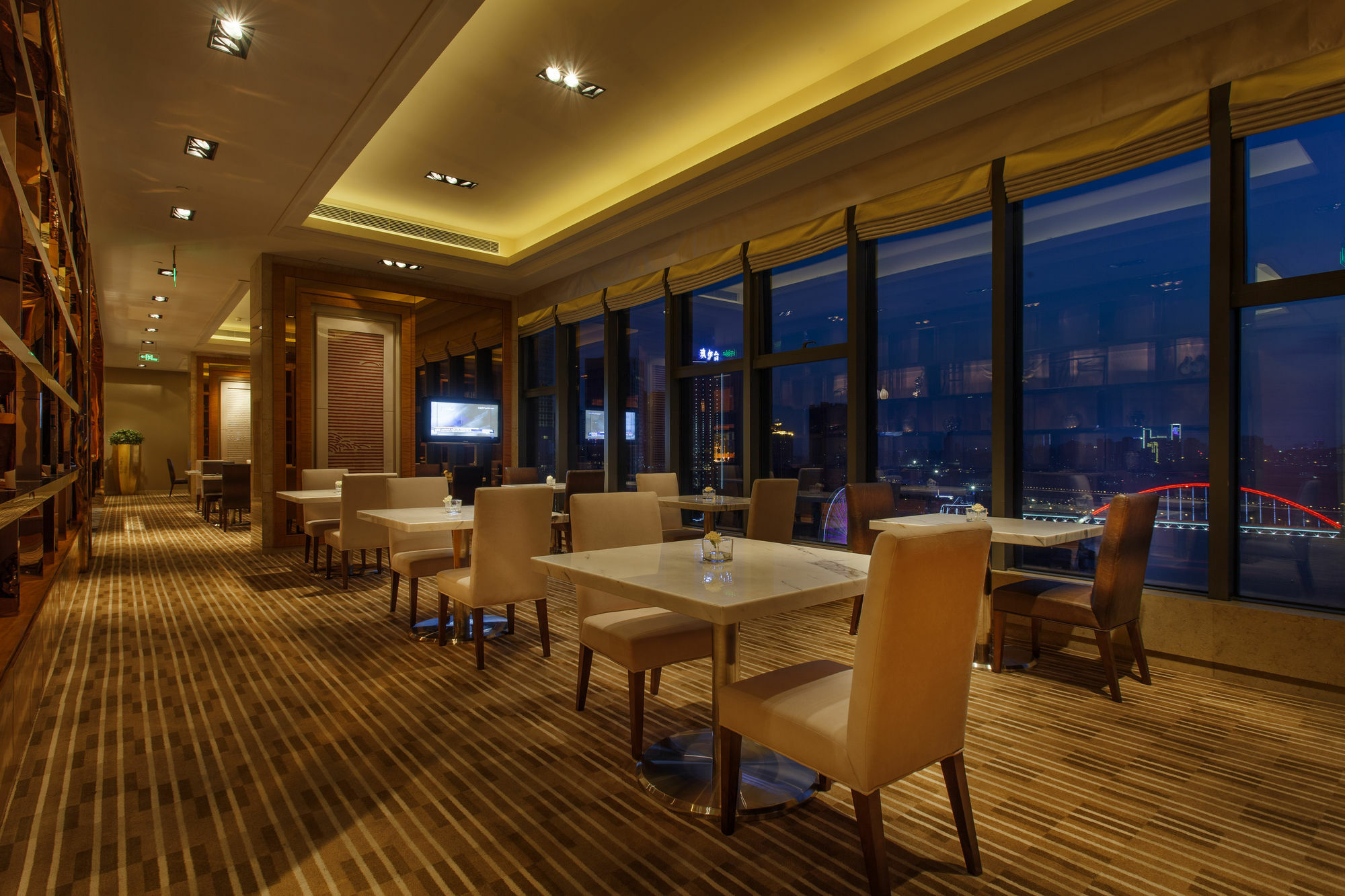 Radisson Blu Plaza Chongqing - Free 2 Bottle Of Local Beer Per Room During Stay Eksteriør bilde